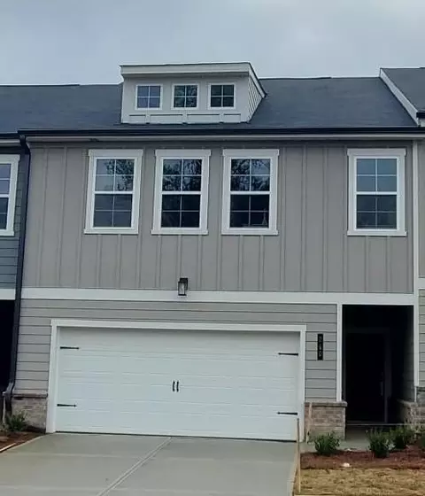 240 Point Place Dr, Loganville, GA 30052