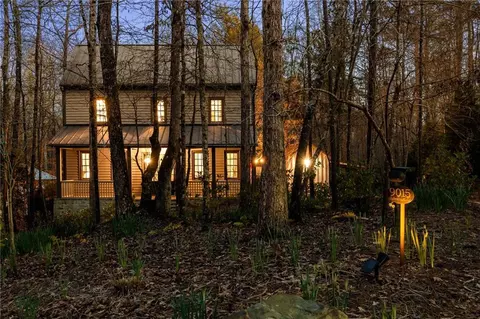 9015 Selborne Ln, Chattahoochee Hills, GA 30268
