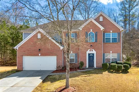 3890 Medlock Park Dr, Snellville, GA 30039