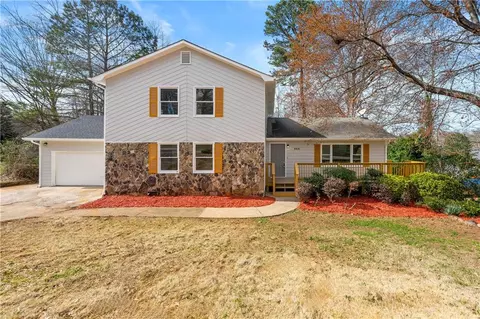 505 Oak Springs Dr, Lawrenceville, GA 30043