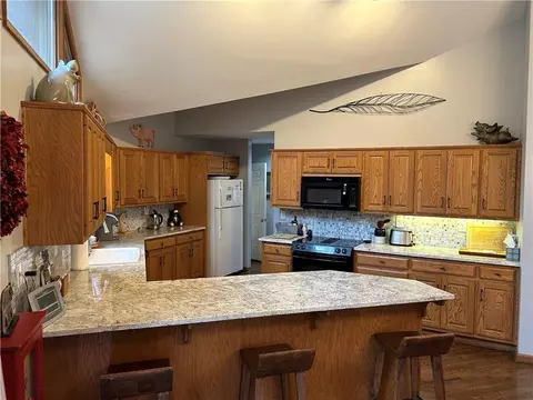 Kitchen - 358 Wake Robin Dr, Jasper, GA 30143 photo 3 of 4