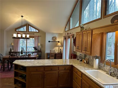Kitchen - 358 Wake Robin Dr, Jasper, GA 30143 photo 4 of 4