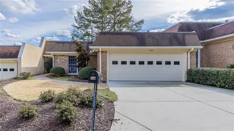 4409 Village Oaks Rdg, Atlanta, GA 30338