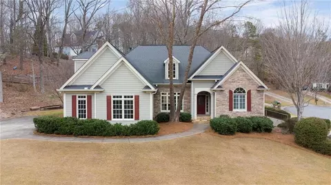 8030 Willow Pt, Gainesville, GA 30506