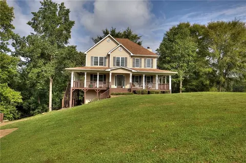 178 Lakeridge Dr, Dallas, GA 30132