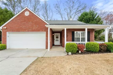 749 Jacoby Dr, Loganville, GA 30052