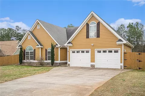 555 Huntington Trl, Temple, GA 30179