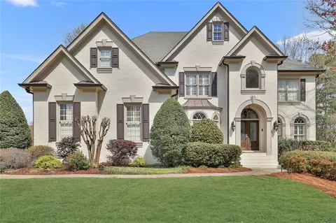 2284 Glenmore Ln, Snellville, GA 30078