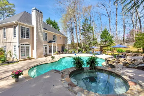 865 S Abbeywood Pl, Roswell, GA 30075