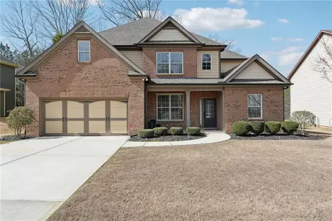 1528 Squire Hill Ln, Lawrenceville, GA 30043