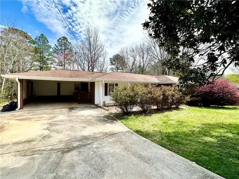 3929 Lauada Dr, Douglasville, GA 30135