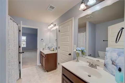 Bath - 623 Besra Dr, Grayson, GA 30017 photo 2 of 13