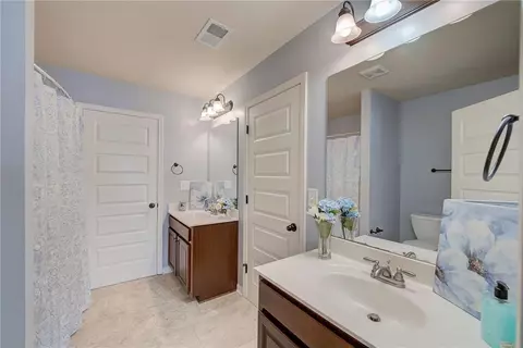 Bath - 623 Besra Dr, Grayson, GA 30017 photo 3 of 13