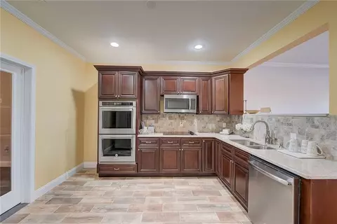 Kitchen - 623 Besra Dr, Grayson, GA 30017 photo 10 of 11