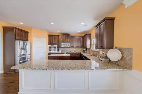 Kitchen - 623 Besra Dr, Grayson, GA 30017 photo 7 of 11