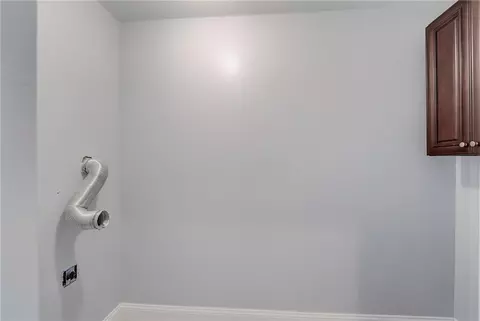 Bath - 623 Besra Dr, Grayson, GA 30017 photo 10 of 13