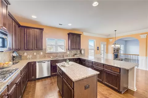 Kitchen - 623 Besra Dr, Grayson, GA 30017 photo 4 of 11