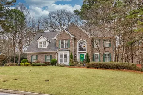 1605 Winding Creek Cir, Snellville, GA 30078