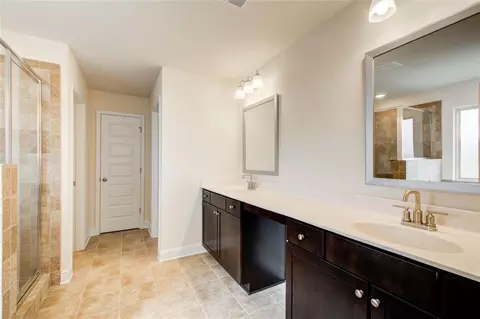 Bath - 821 Albright Ln, Hampton, GA 30228 photo 2 of 5