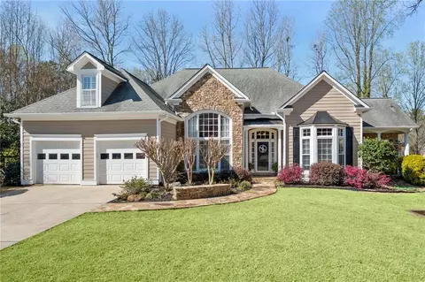 12205 Magnolia Crescent Dr, Roswell, GA 30075