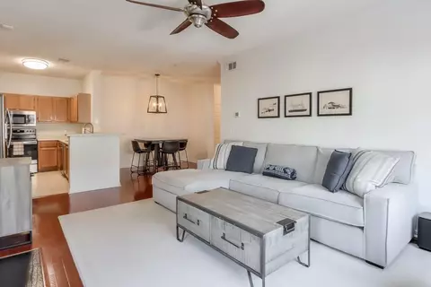 402 Vinings Forest Cir SE, Smyrna, GA 30080
