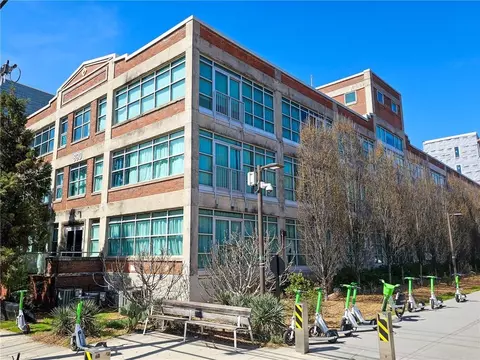 890 Memorial Dr SE #210, Atlanta, GA 30316