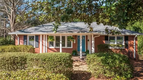 281 Woodview Ln SE, Smyrna, GA 30082