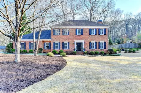 135 Derby Forest Ct, Roswell, GA 30076