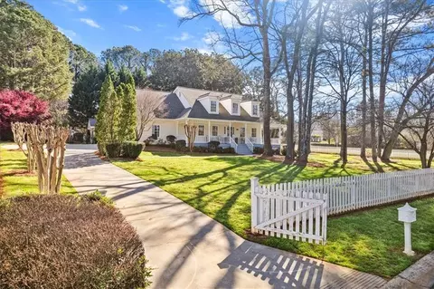 662 Cricket Hill Trl, Lawrenceville, GA 30044