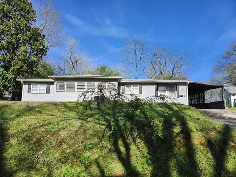 135 Bell St, Buford, GA 30518