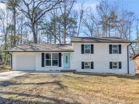 6731 Gano Dr, Riverdale, GA 30274