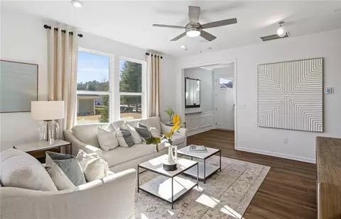 Living - 175 Ohoopee Dr, Griffin, GA 30223 photo 3 of 4