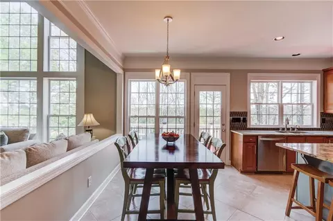 5285 Harbury Ln, Suwanee, GA 30024 photo 16
