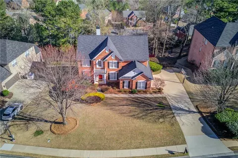 5285 Harbury Ln, Suwanee, GA 30024 photo 2