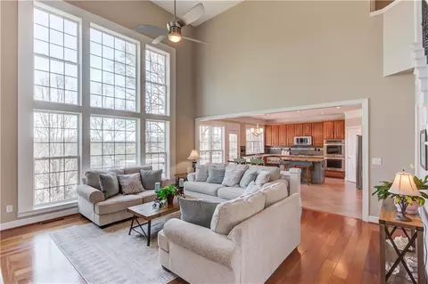 5285 Harbury Ln, Suwanee, GA 30024 photo 12