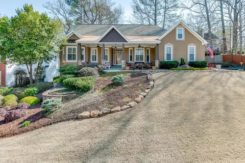 1034 Pinfeather Ct, Lawrenceville, GA 30043