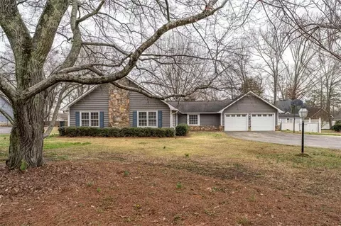 1322 Old Summerville Rd, Rome, GA 30165