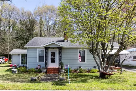 54 E Stephens St E, Winder, GA 30680 photo 3