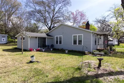 54 E Stephens St E, Winder, GA 30680 photo 5