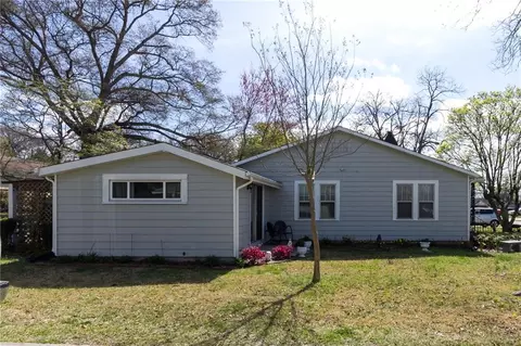 54 E Stephens St E, Winder, GA 30680 photo 6