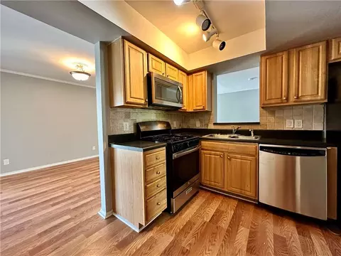 Kitchen - 3301 Henderson Mill Rd #D6, Chamblee, GA 30341 photo 2 of 3
