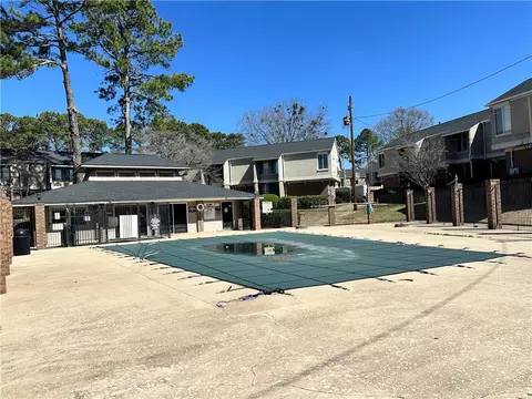 Exterior - 3301 Henderson Mill Rd #D6, Chamblee, GA 30341 photo 4 of 5