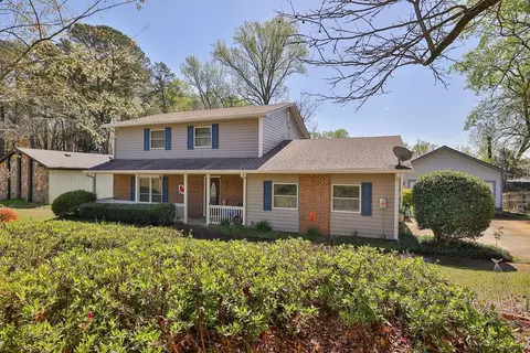 4550 Nantucket Dr SW, Lilburn, GA 30047