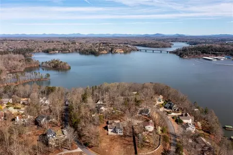 3487 Point View Cir, Gainesville, GA 30506