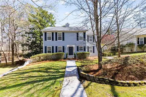 185 Tyson Cir, Roswell, GA 30076
