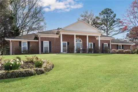 665 Rounsaville Rd, Roswell, GA 30076