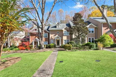 744 Olde Towne Ln, Marietta, GA 30068