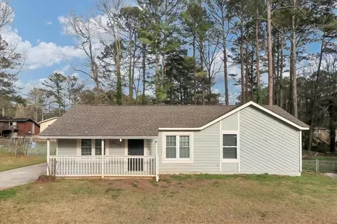 8890 Homewood Dr, Riverdale, GA 30274
