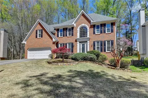 225 Red Hawk Trl, Alpharetta, GA 30022