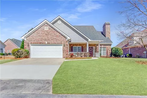 804 Villa Dr, Loganville, GA 30052